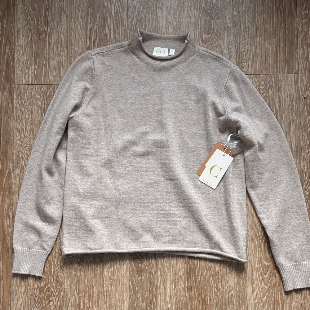 New! Cyrus beige/oatmeal heather roll/mock neck sweater, Medium